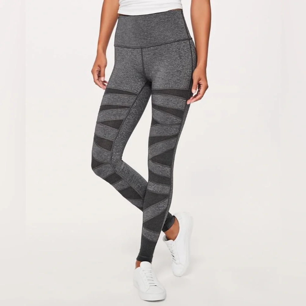 Lululemon women’s size 6 Wunder Under HR Tight, SE Tech preowned excellent cond